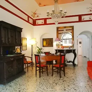 villa-mabel.taorminaitalyhotels.com/